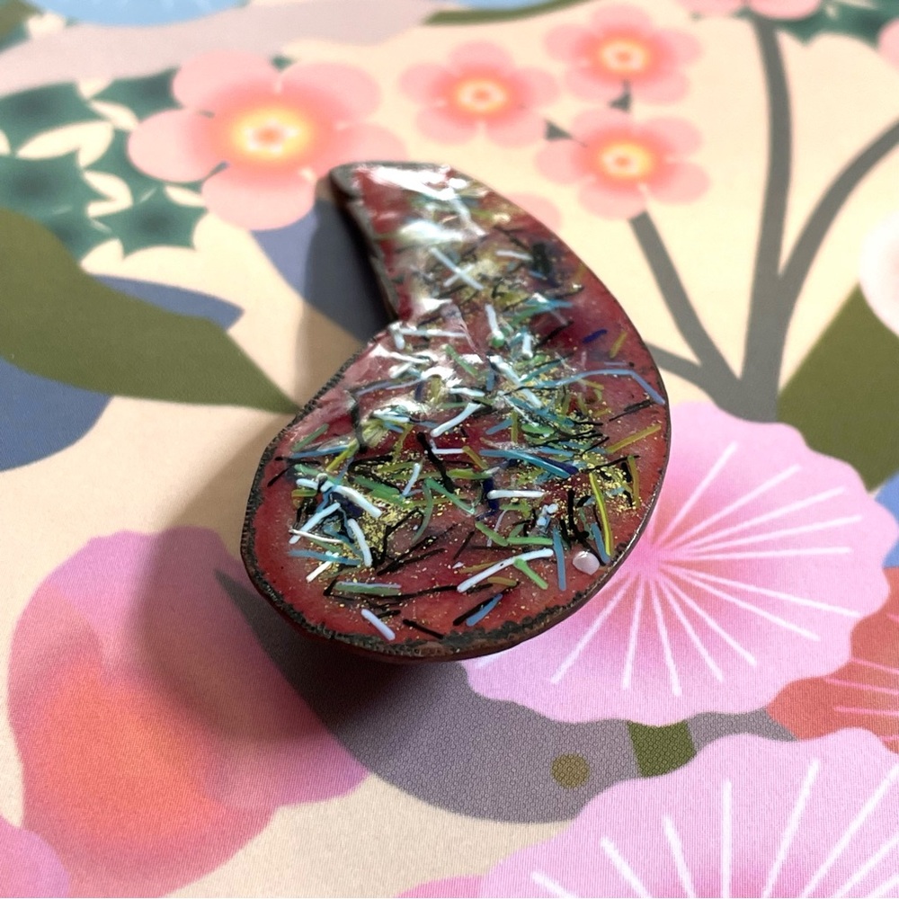 vintage enamel on copper quotation mark shaped brooch pink confetti - Picture 4 of 9